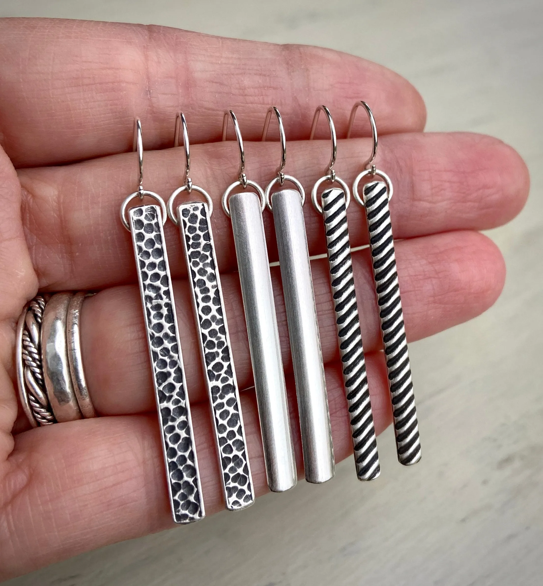 Sideline Bar Earrings