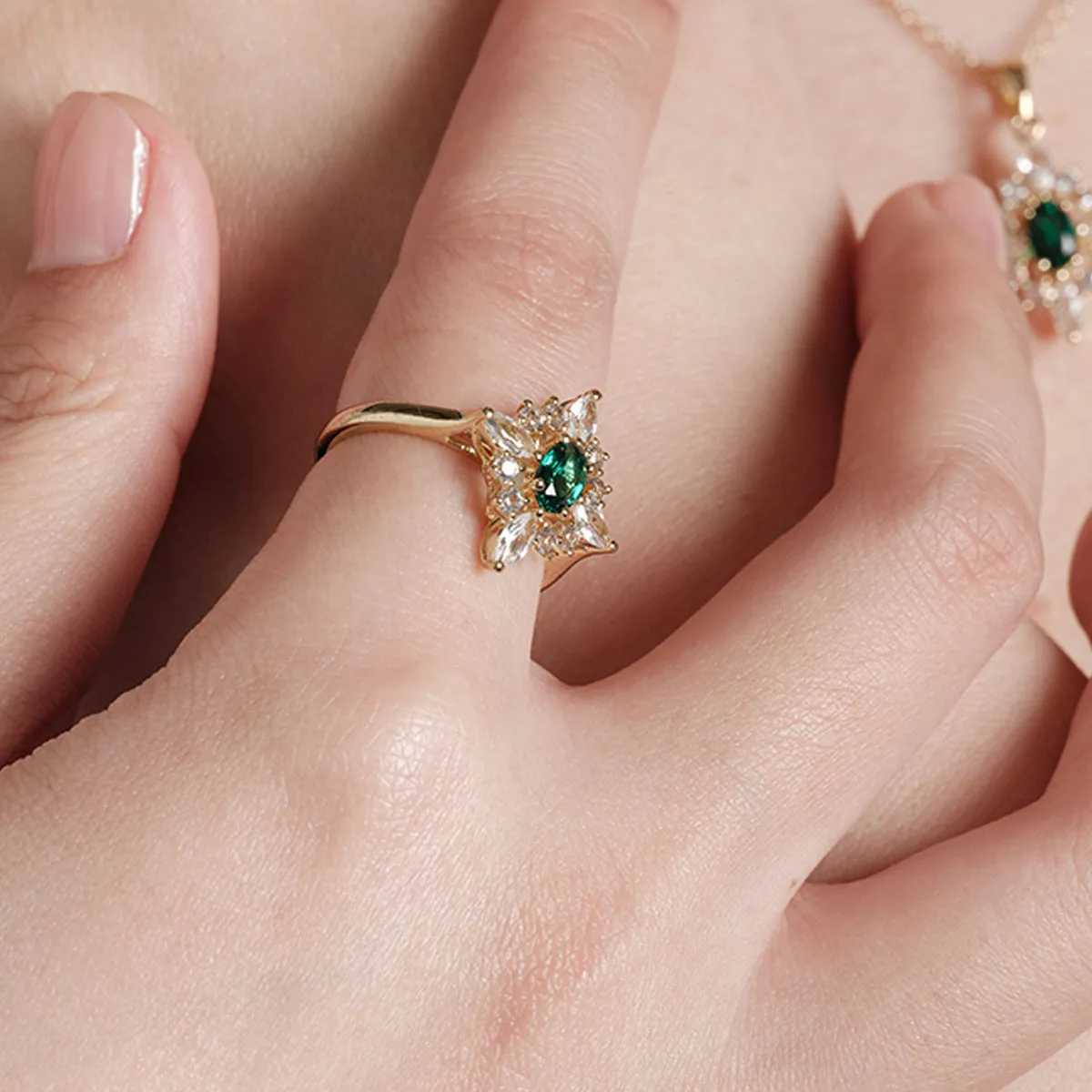Siliice Jewelry - Emerald Series  Ring - Green Lab-grown Gemstones Ring For Women