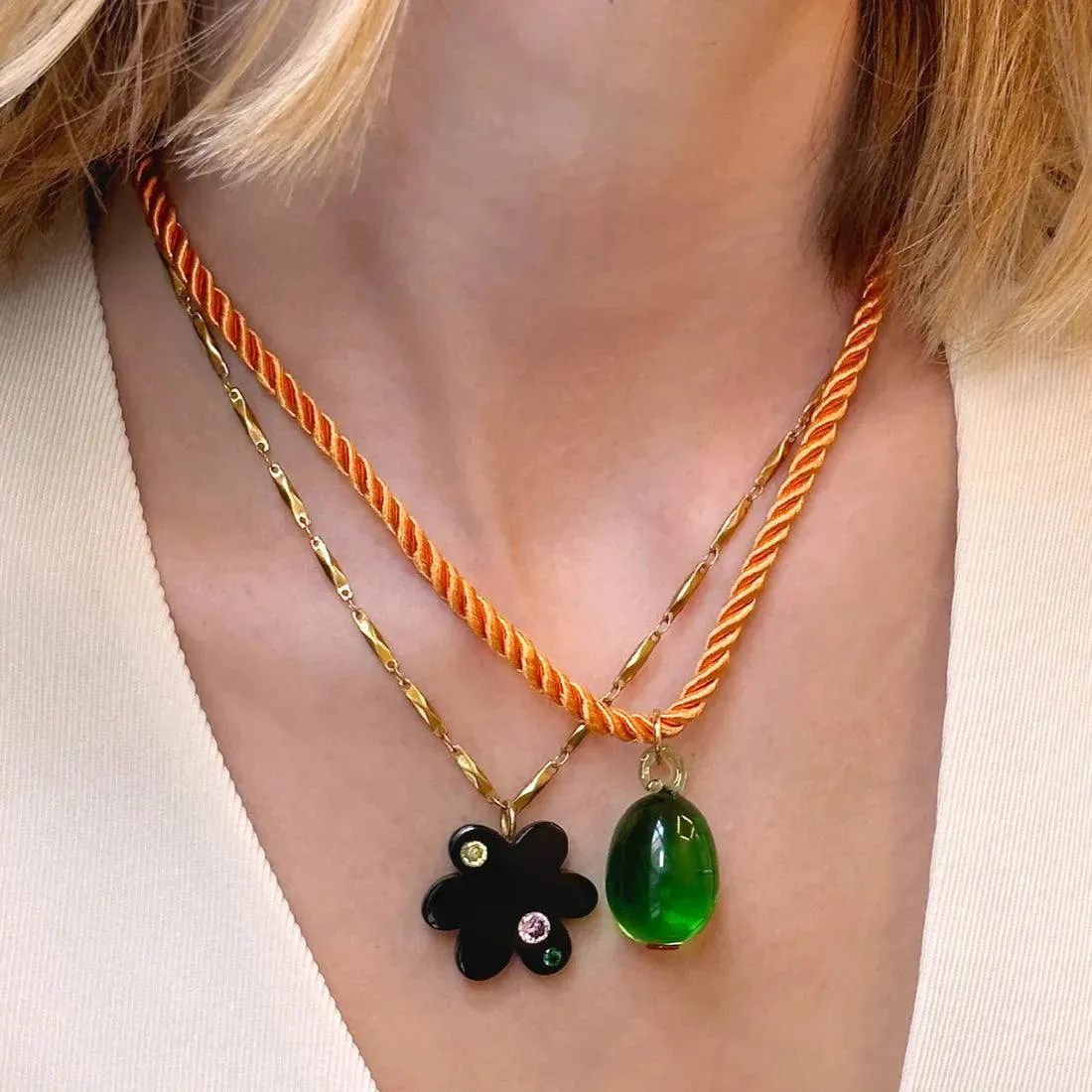 Super Bloom Necklace, Black Agate