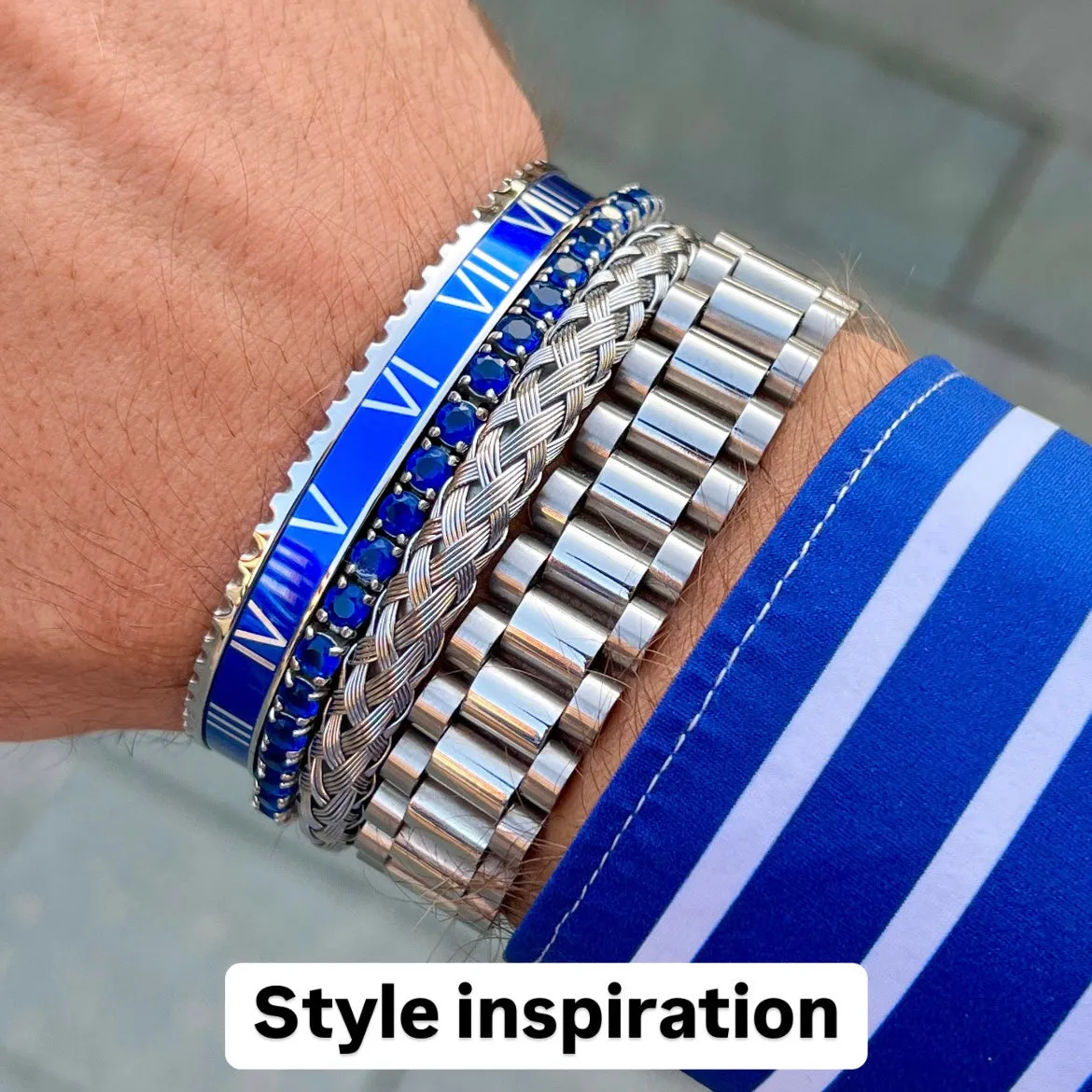 Tennis bracelet blue