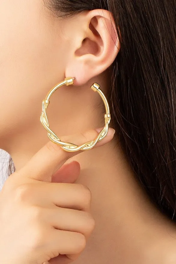 Twisted wire hoop earrings
