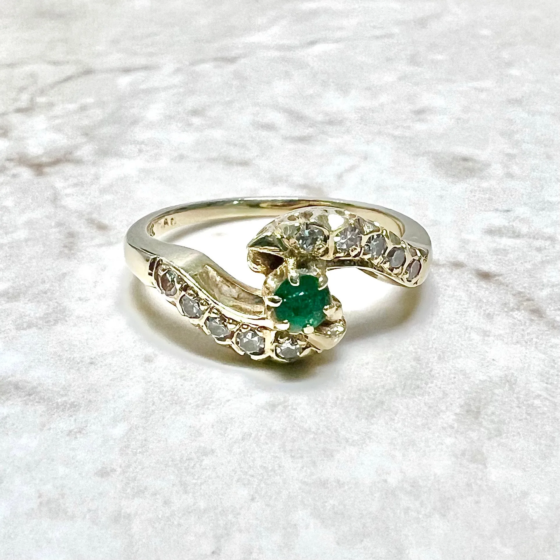 Vintage 14 Karat Yellow Gold Diamond & Natural Emerald Solitaire Ring