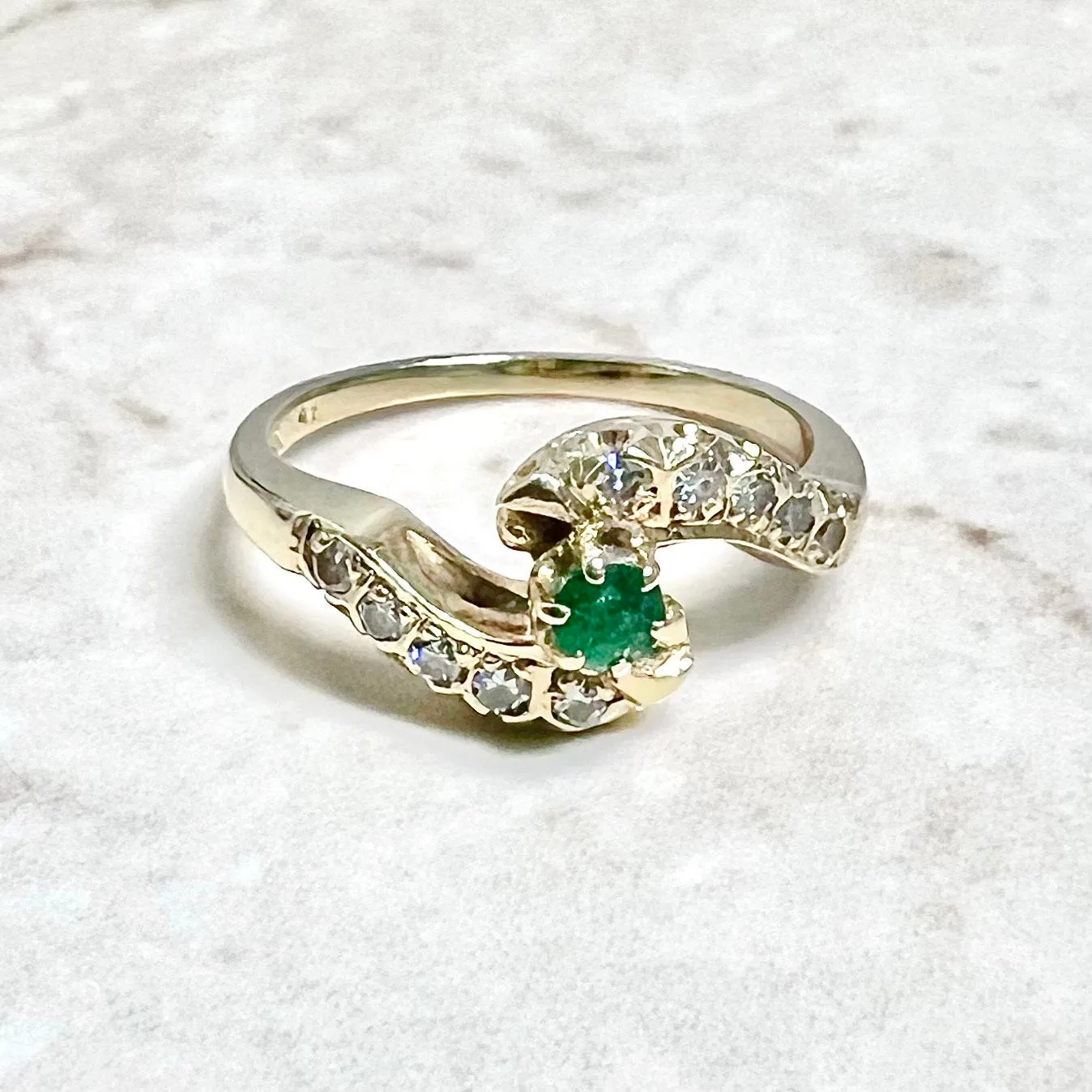 Vintage 14 Karat Yellow Gold Diamond & Natural Emerald Solitaire Ring