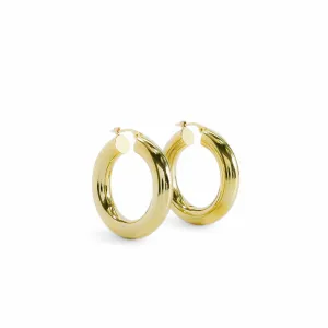 YELLOW GOLD TUBE HOOP EARRINGS.
