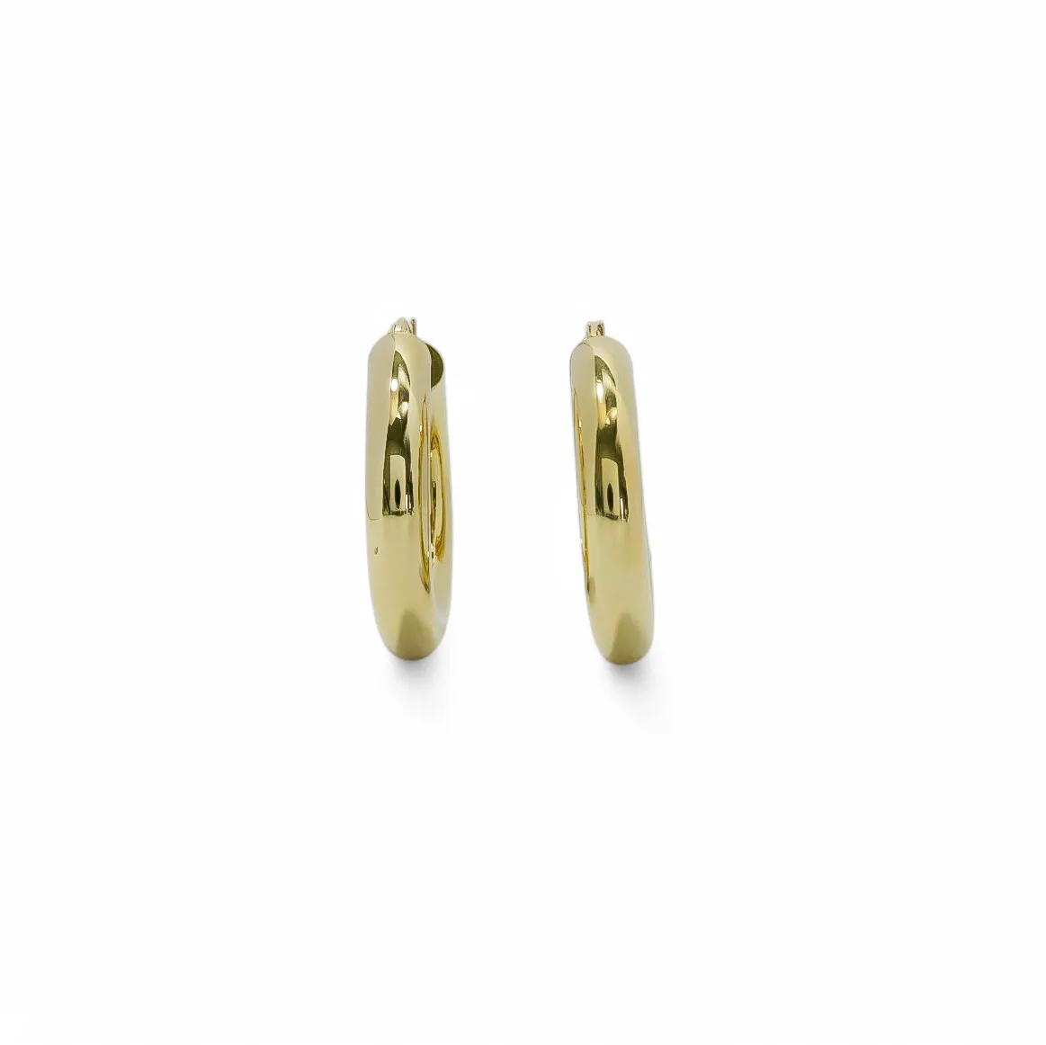 YELLOW GOLD TUBE HOOP EARRINGS.